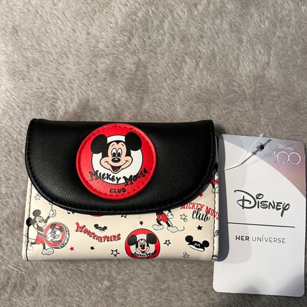 Disney x her universe Mickey Mouse wallet